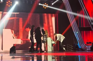 pablo lopez con piano colegio salliver fuengirola